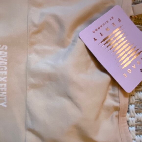 Savage X Fenty Seamless Scoop-Neck Bralette Nude Womens Sz L NWT - Picture 4 of 5